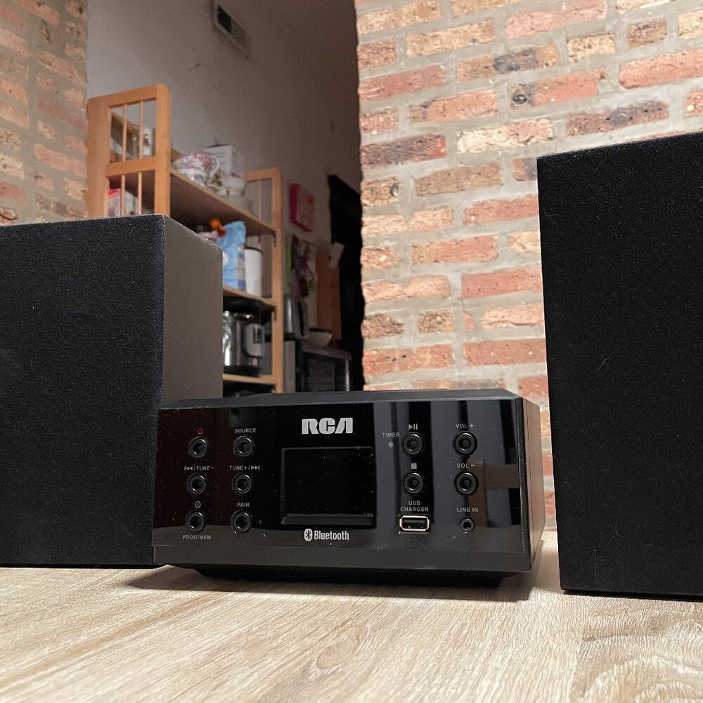 RCA RS2928B Bluetooth/CD/Radio Shelf Stereo System w/Remote EXCELLENT CONDITION